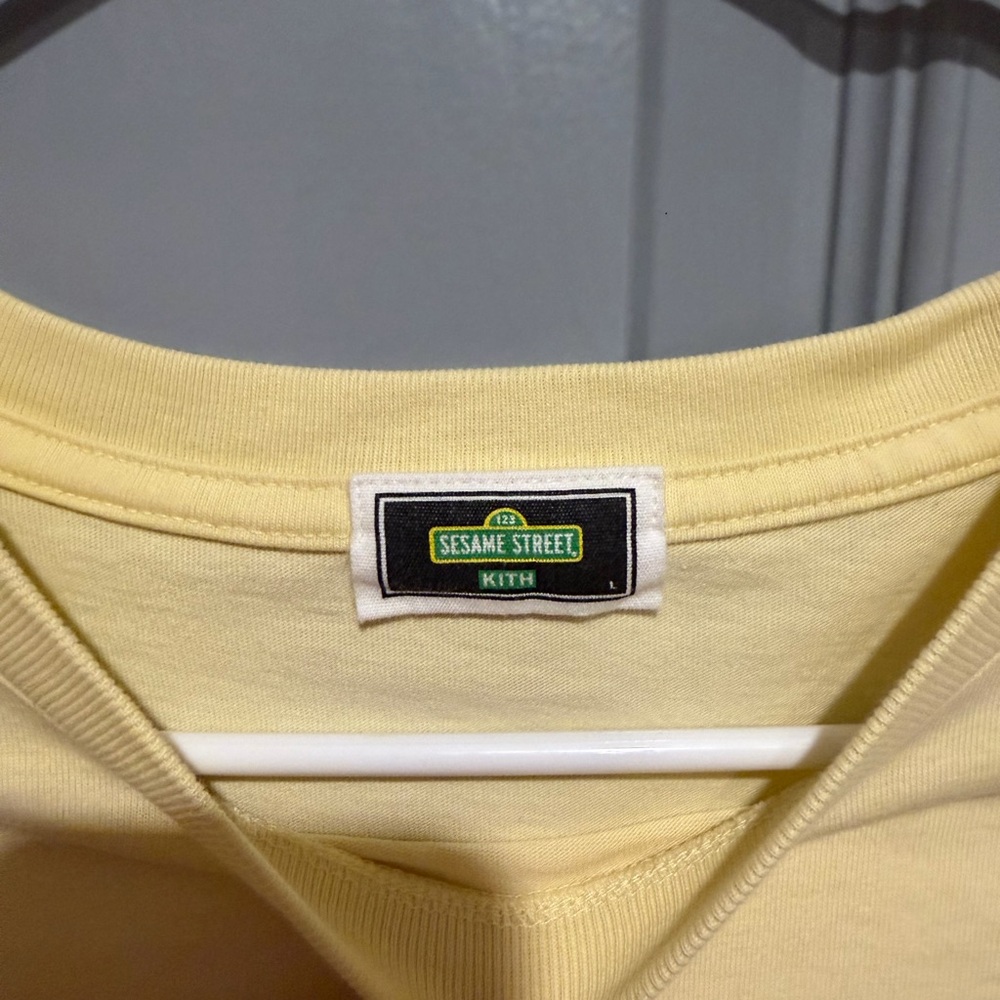 KITH X Sesame Street Big Bird Tee - Picture 3 of 4